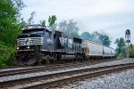 NS 6958 pulls V4 out of Lynchburg 